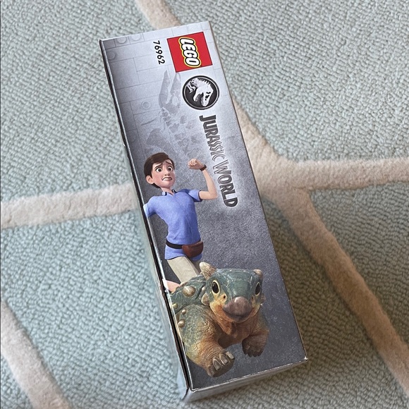 NWT- LEGO Baby Bumpy from Camp Cretaceous Jurassic World- NEW AND SEALED - Picture 3 of 7